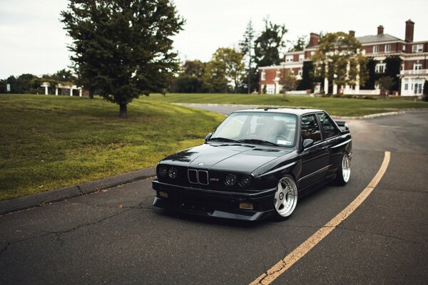 An old crafty bmw e30