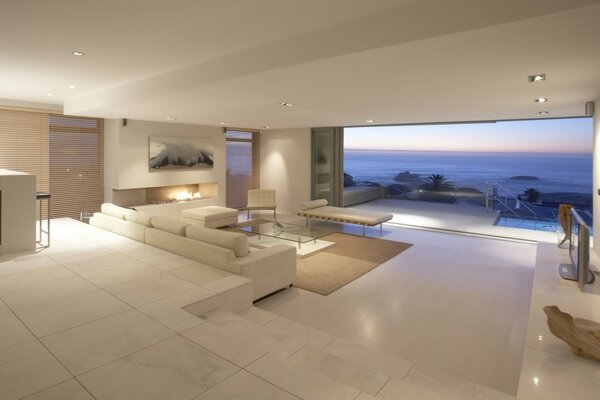 Habitación con ventana panorámica en blanco