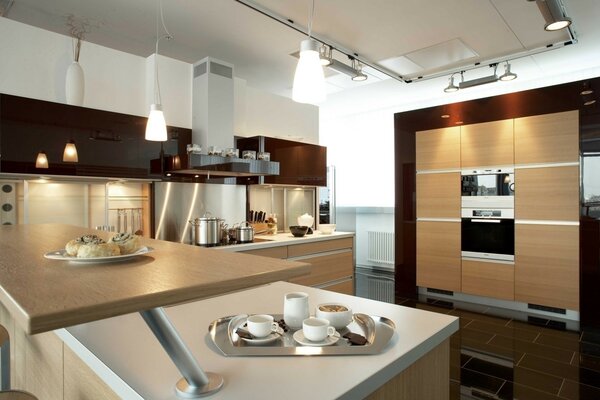 Hermosa cocina moderna con muebles de diseño