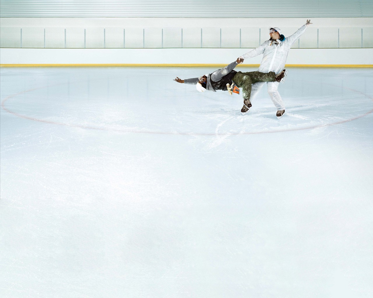 hielo patinadores trabajadores humor danza