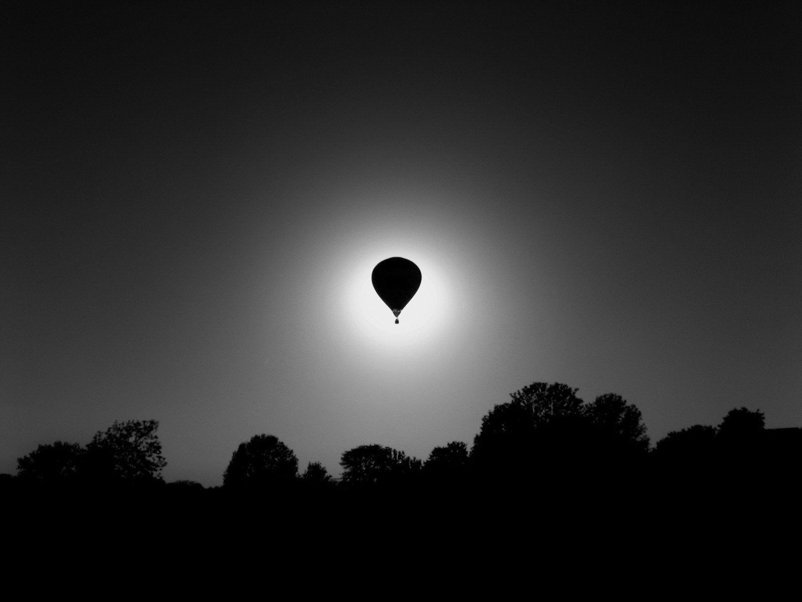 air ballon noir et blanc lumière