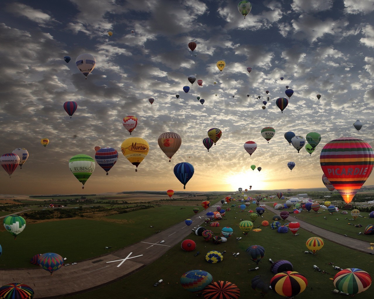 nuages ballons soleil