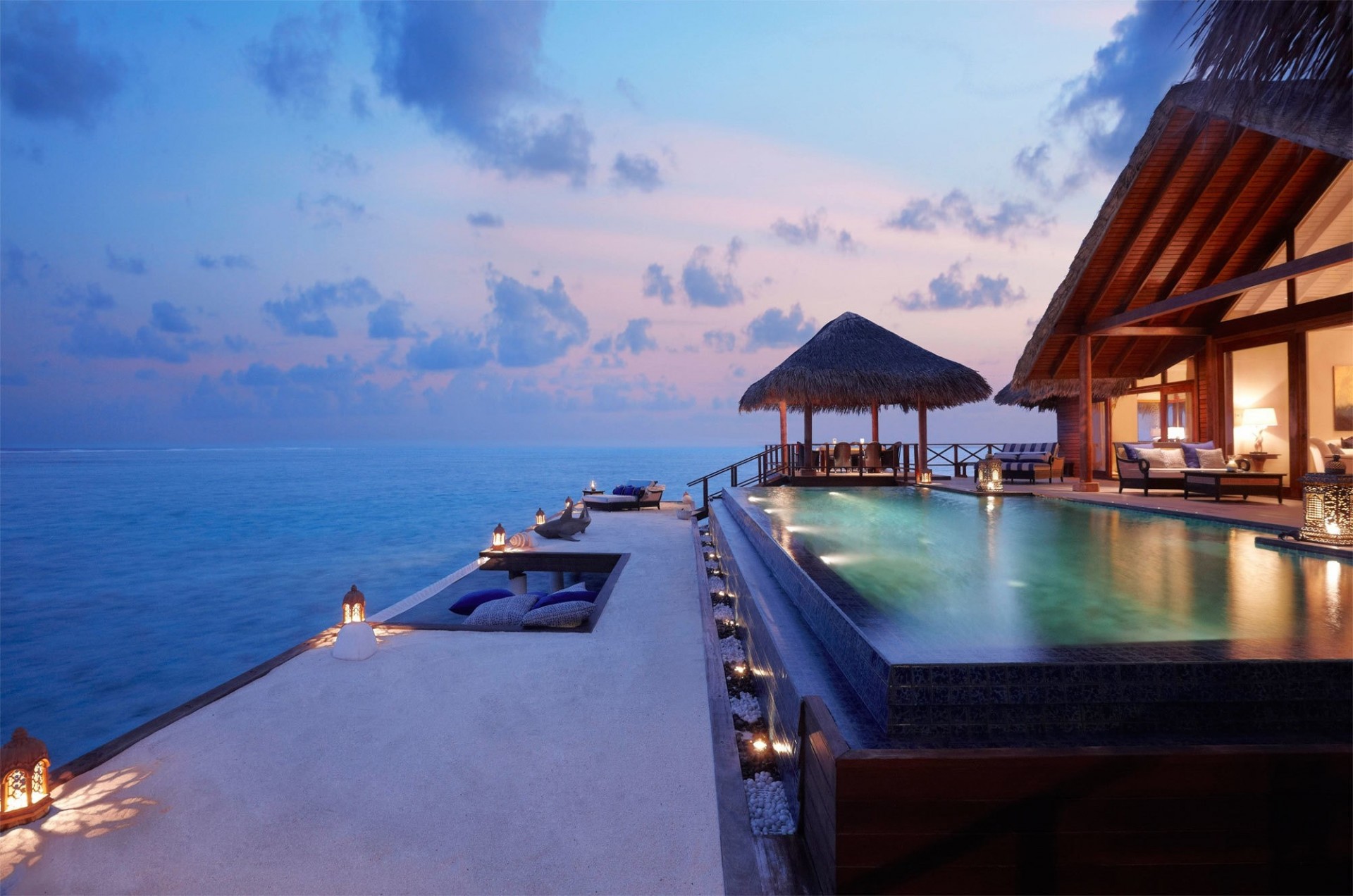 maldives salon pool hotel