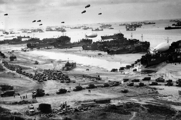 Black and white photo of the Normandy troops landing