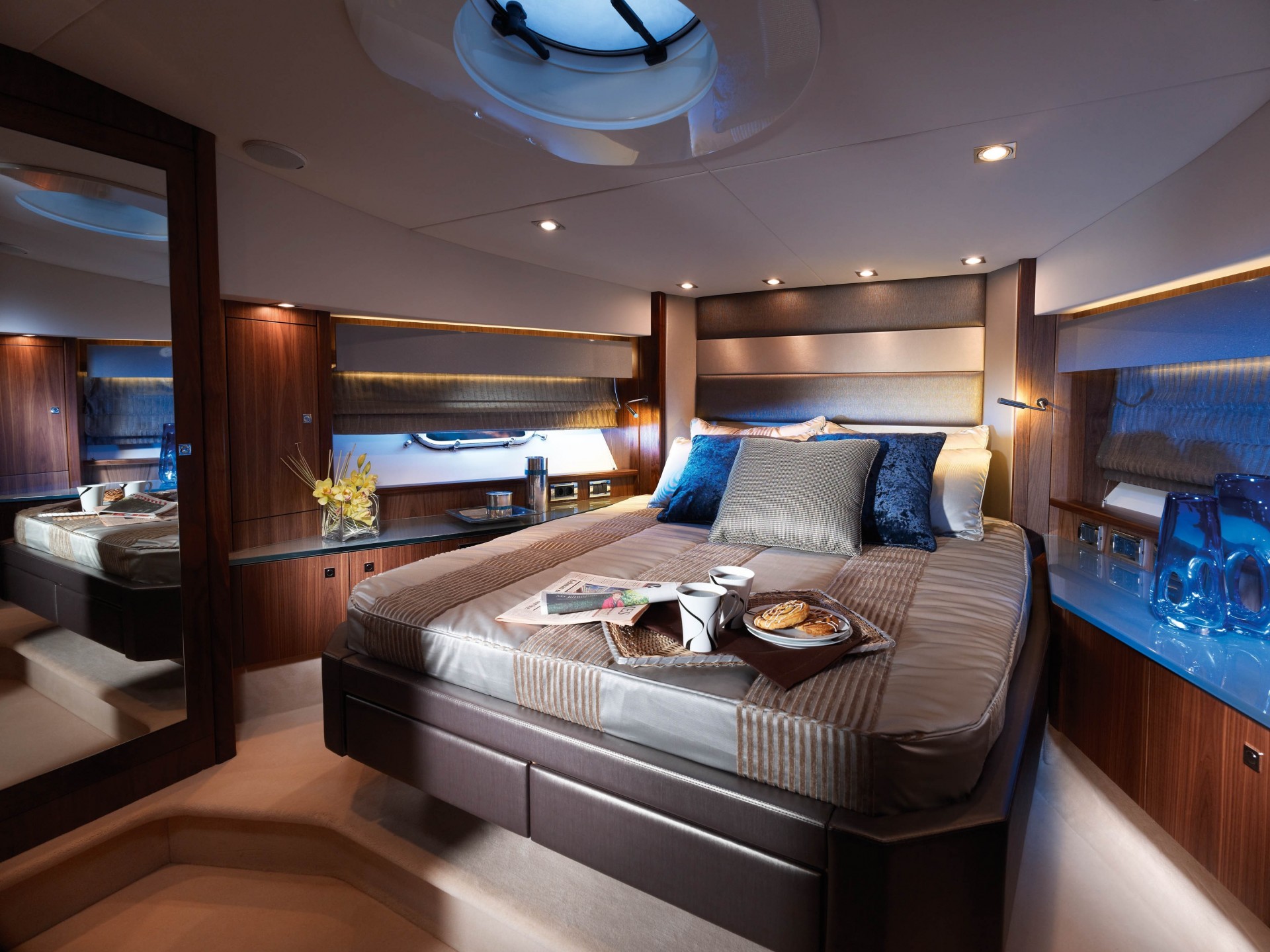 design luxury helmet style salon yacht