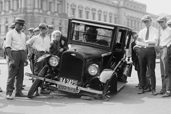 Foto retro en blanco y negro del accidente de coche en Maryland