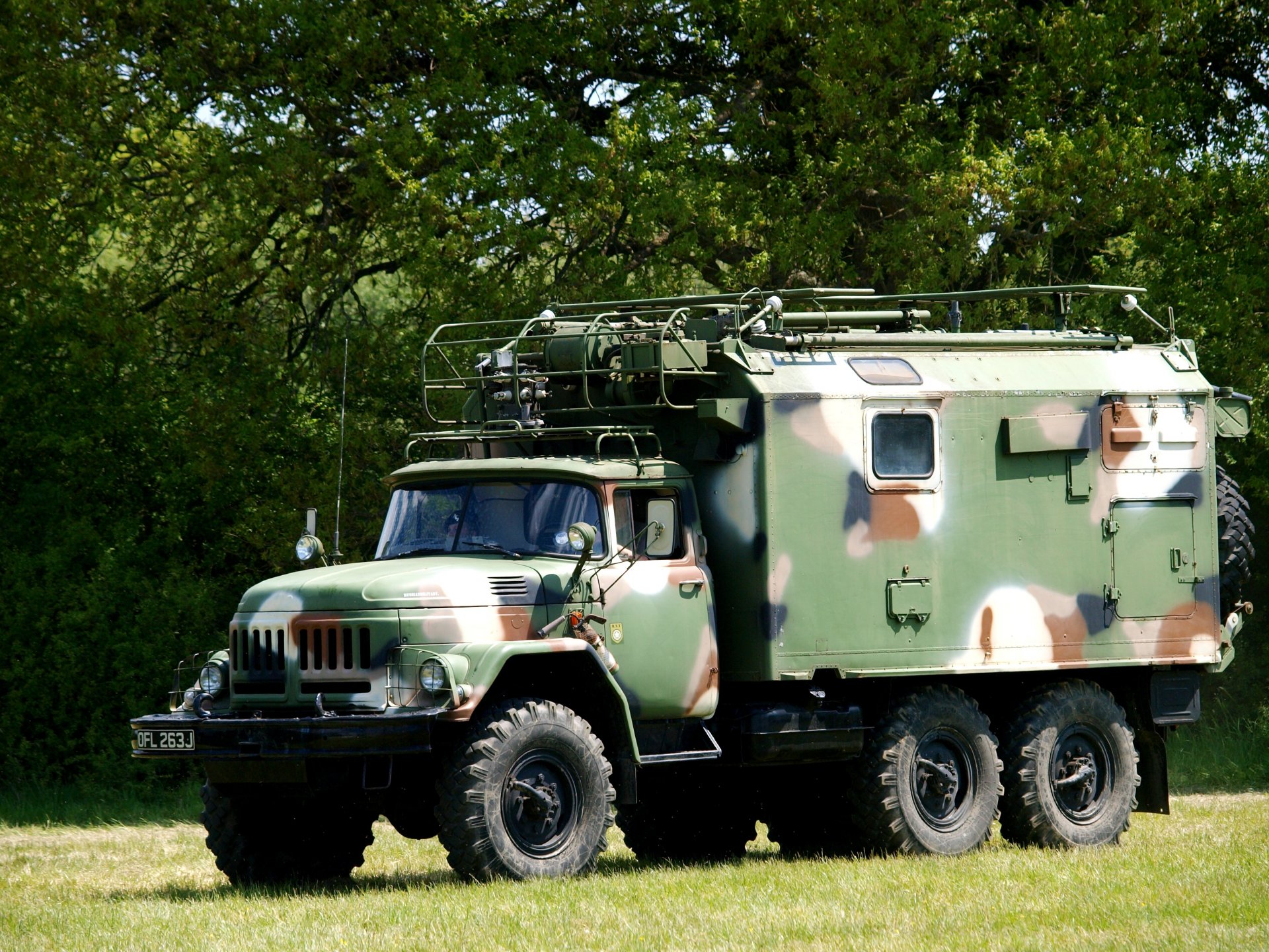 zil-131 avec cabine soviétique cargo véhicule tout-terrain version militaire camouflage coloration