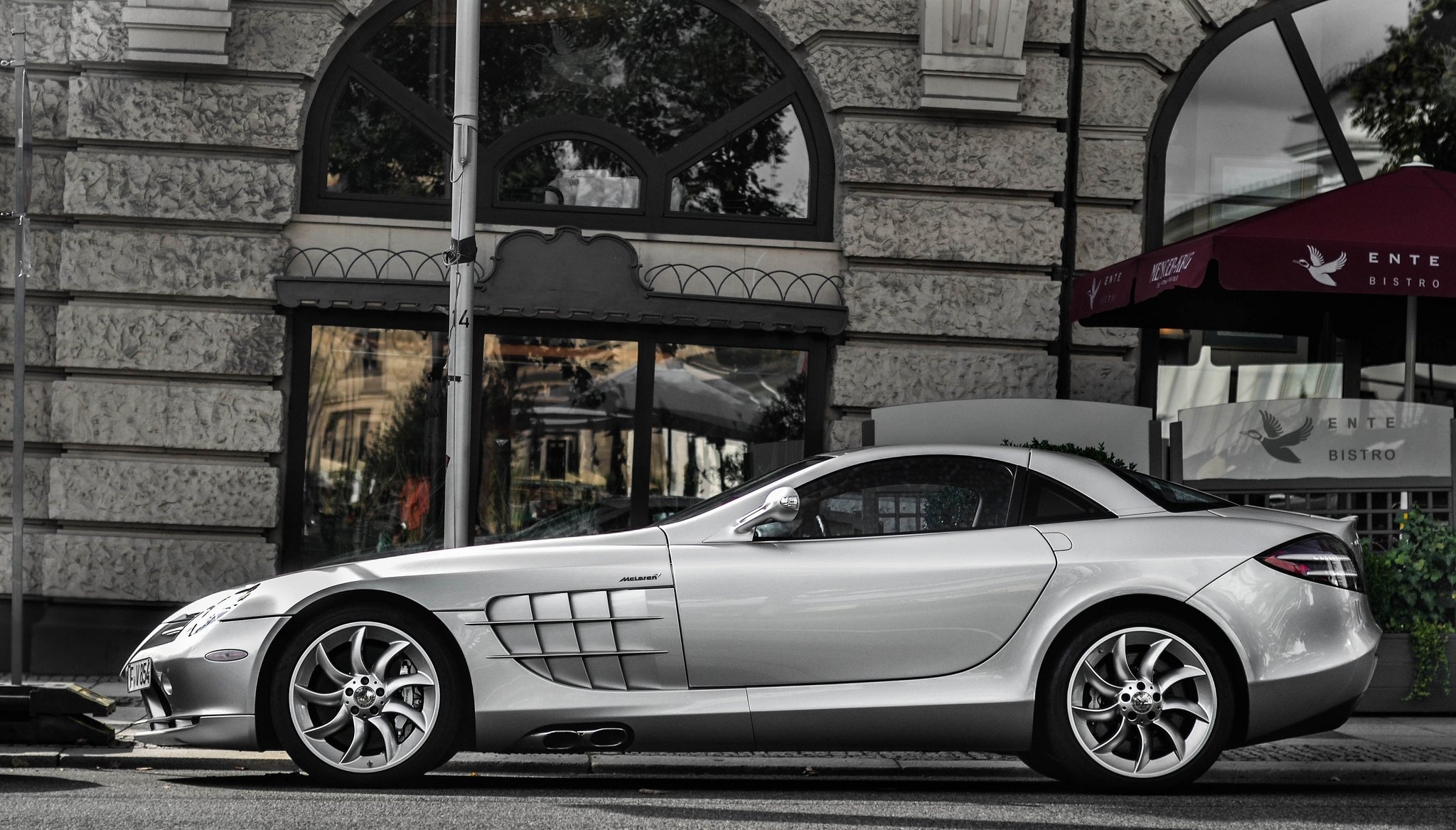 mercedes slr mclaren silver street building mercedes mclaren cpr silver