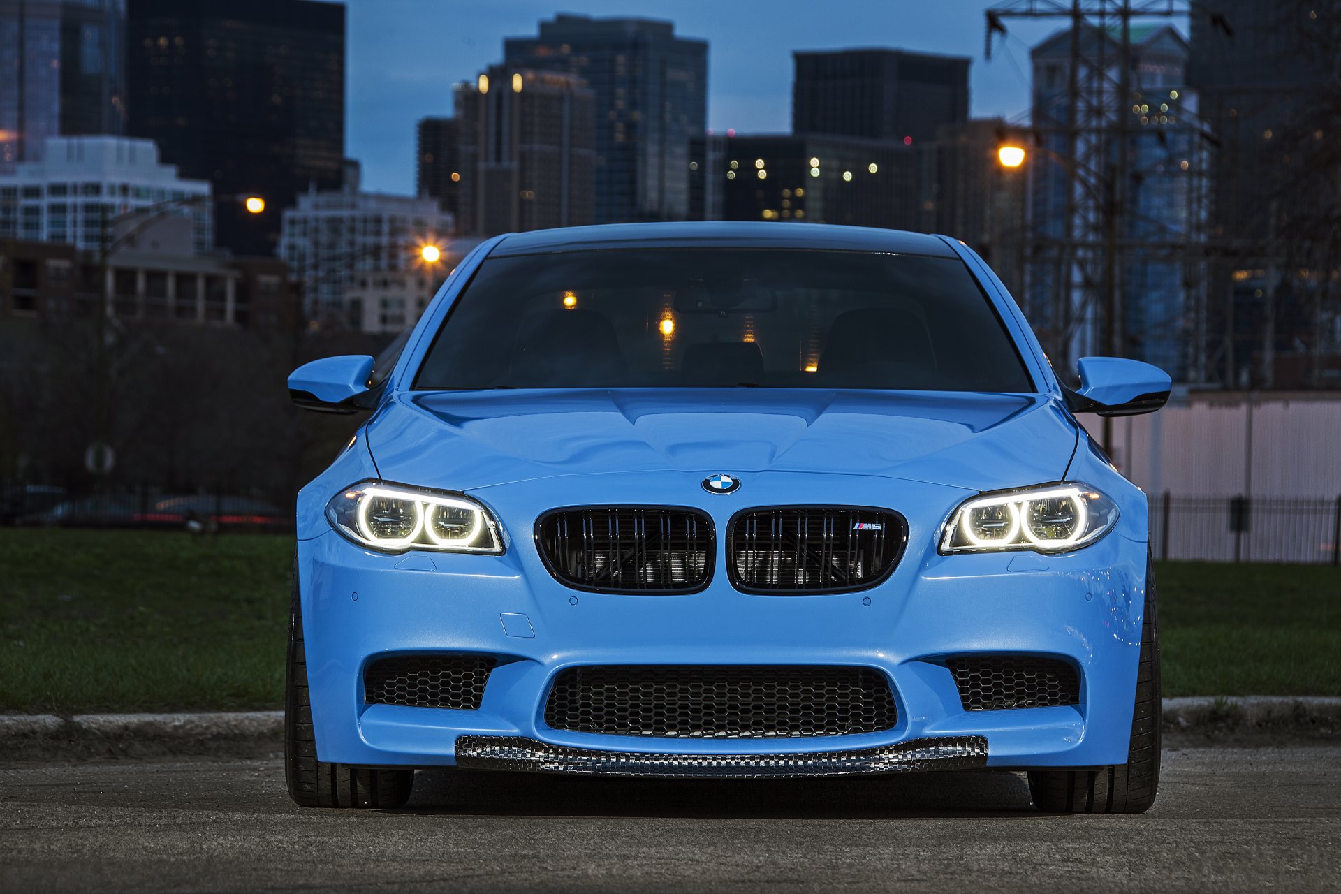 bmw m5 f10 yas marina blau bmw hellblau front fahrlicht