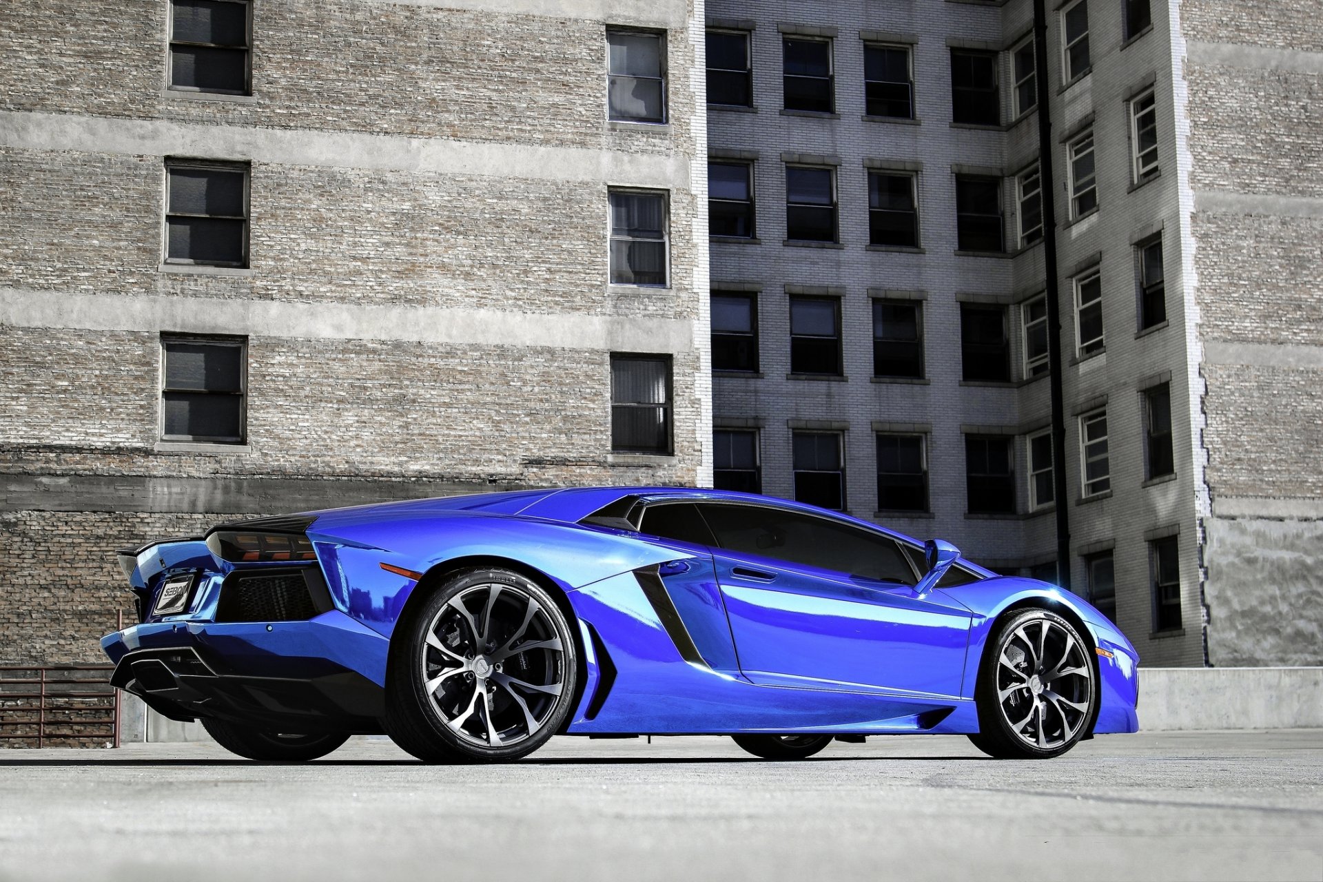 lamborghini aventador lp700-4 blau lamborghini aventador gebäude