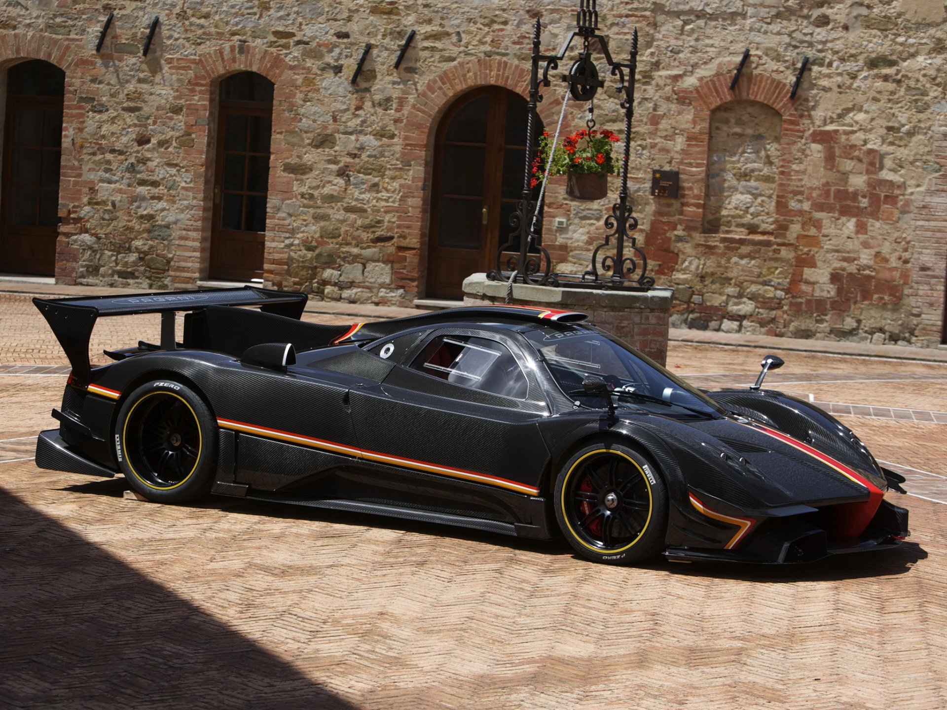 pagani zonda revolución pagani sonda revolución superdeportivo sportb car negro pared puerta calle