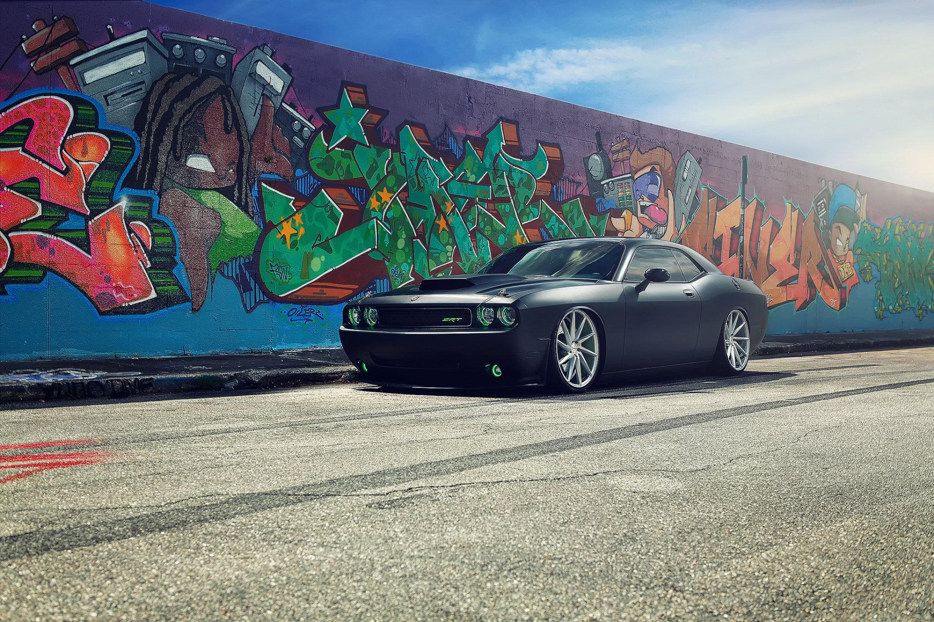 dodge challenger srt wall graffiti sky