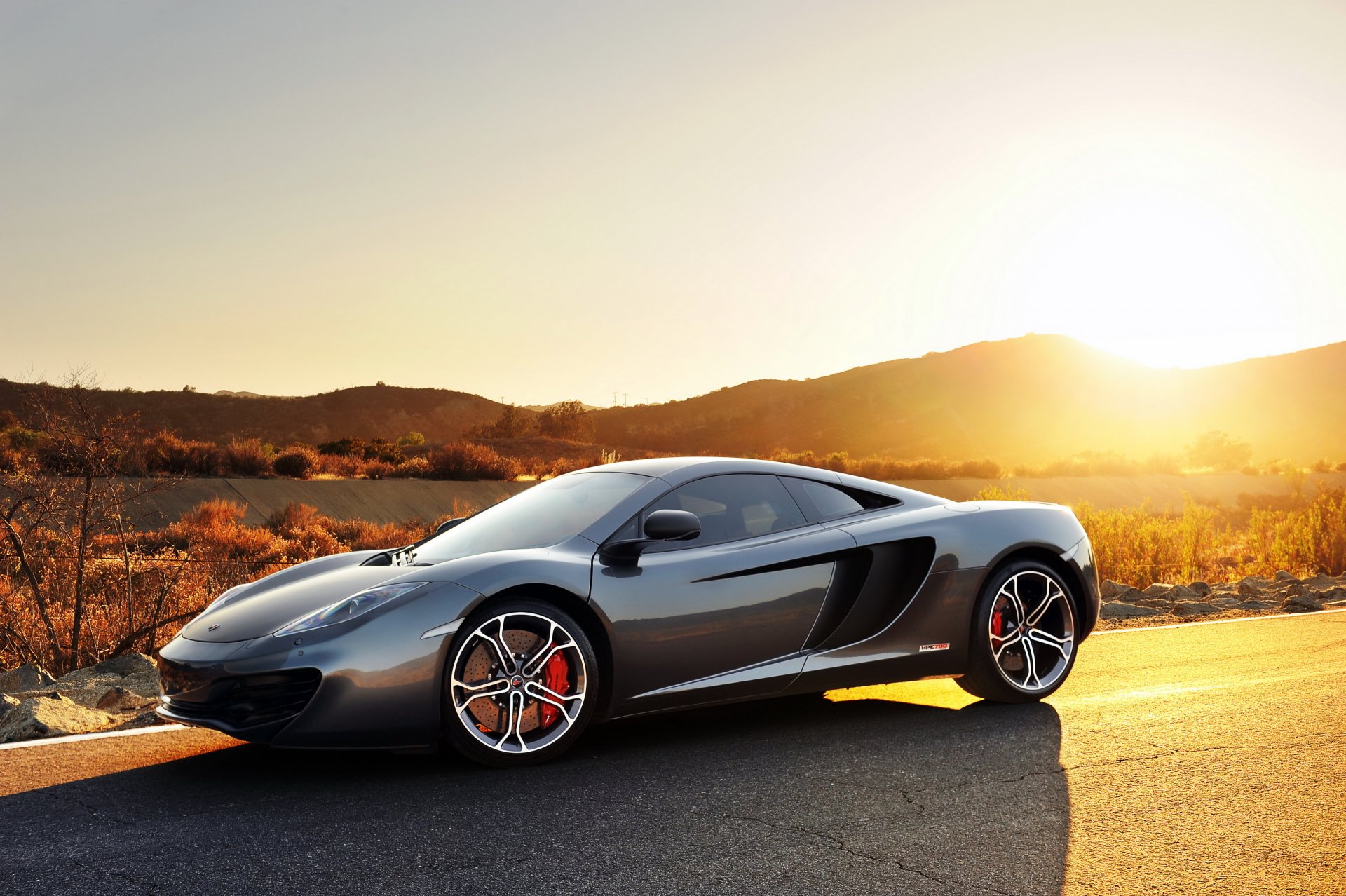 mclaren mp4-12c спорт автомобиль автомобили суперкар кар макларен серый закат