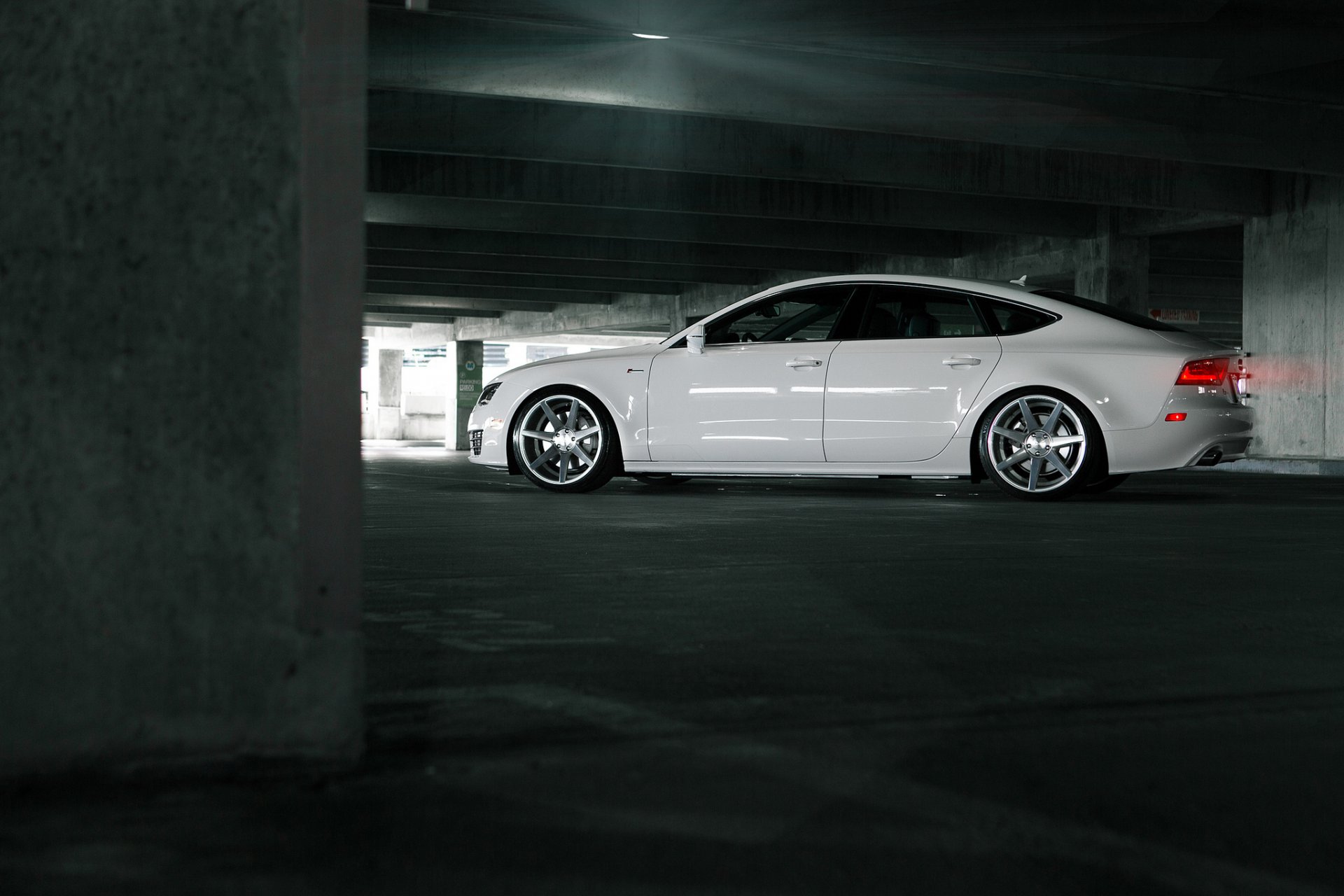 audi a7 tuning vossen bianco audi a7 bianco parcheggio auto