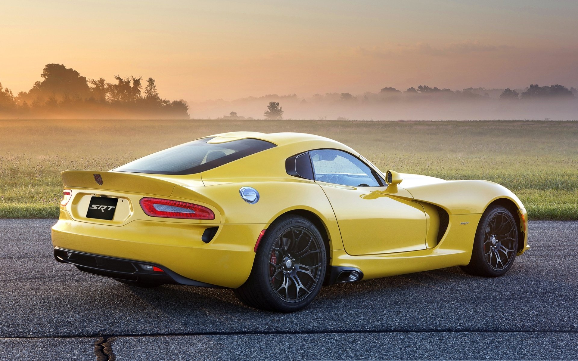 dodge hundred viper gts dodge viper supercar rear view yellow wheels field fog