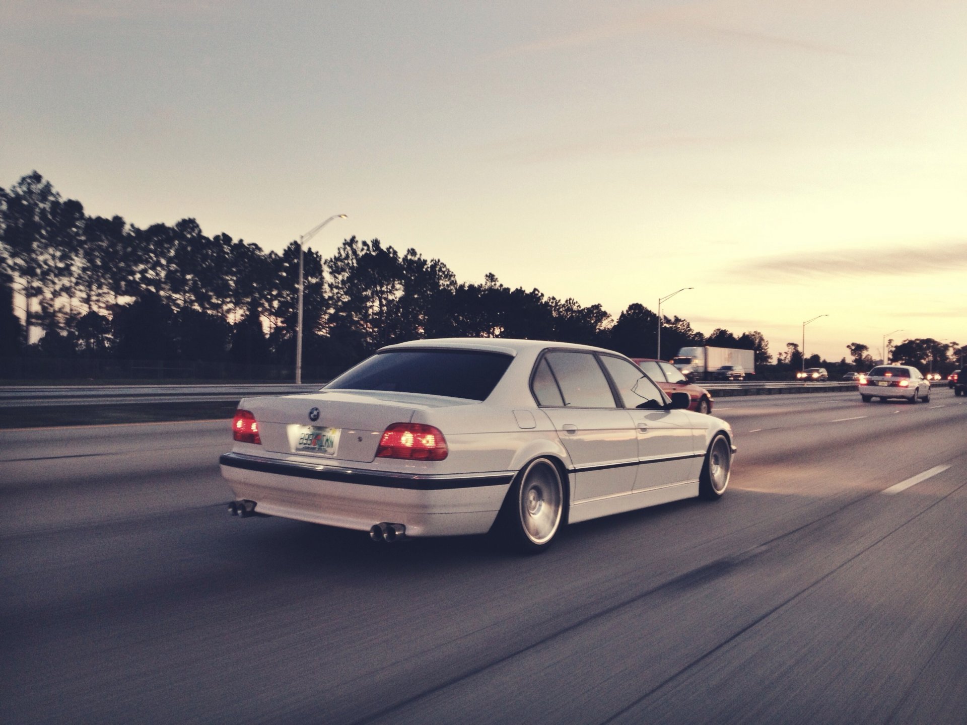 bmw e38 750il bmw weiß geschwindigkeit autobahn straße boomer weiß