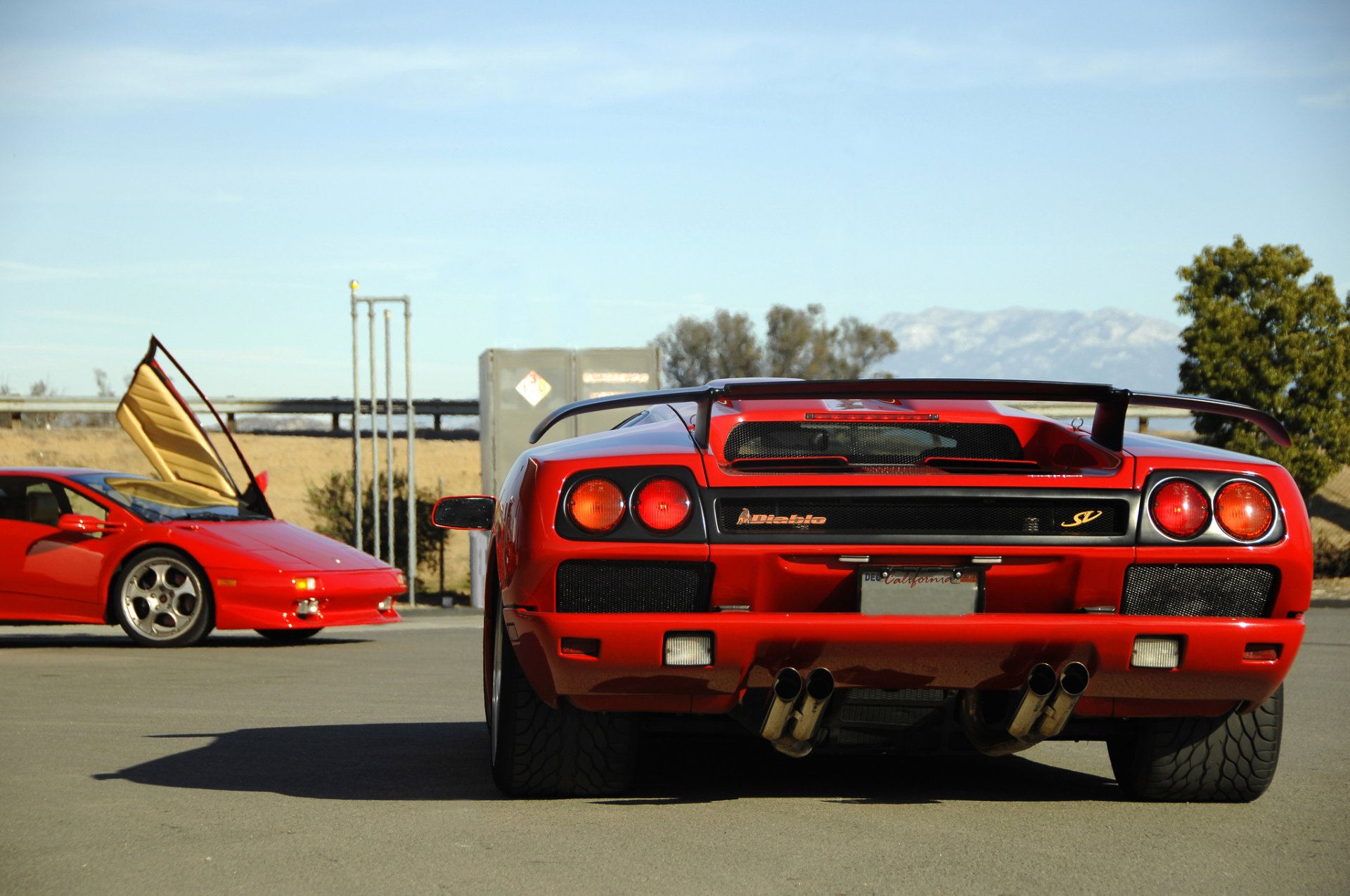 lamborghini diablo sv rouge supercar ciel montagnes lamborghini diablo rouge