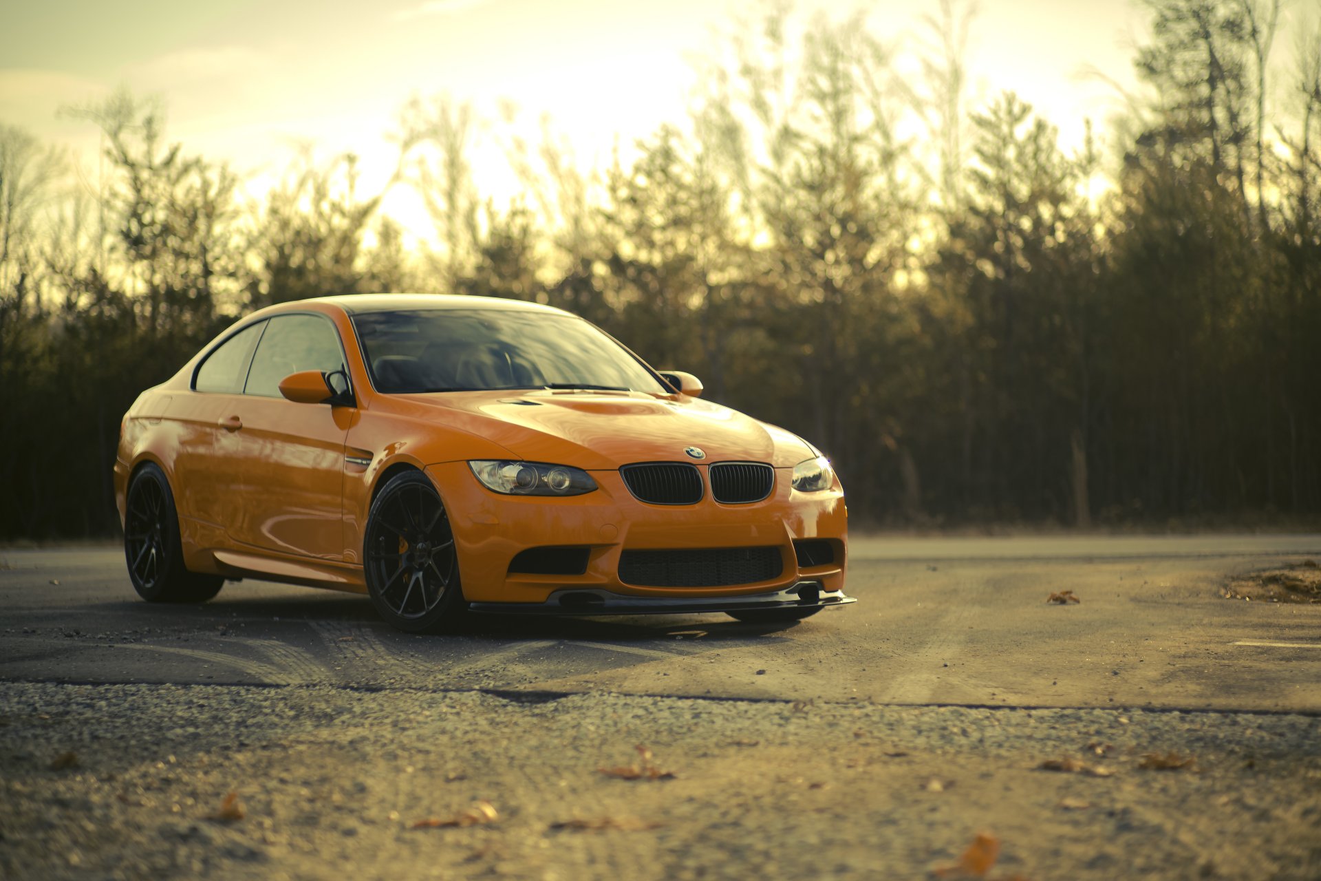 bmw m3 e92 orange coucher de soleil arbres bmw vue de face ciel nuages