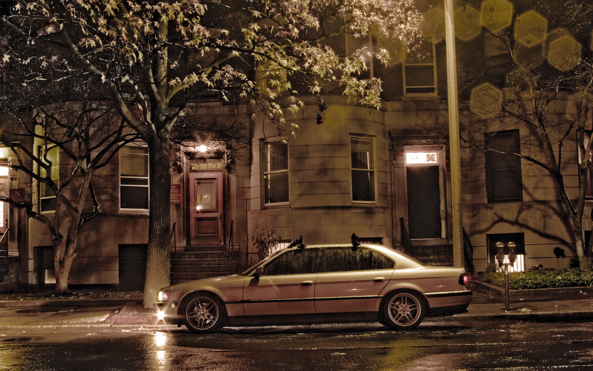 bmw 750 e38 stadt straße lichter nacht bewölkt regen gebäude haus boomer seven