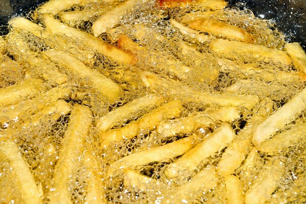 Deep-frying French fries