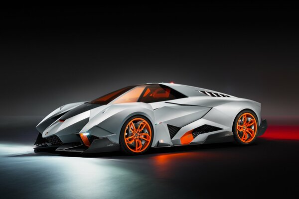 Bella e molto potente Lamborghini egoista