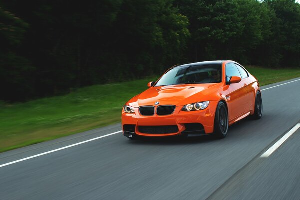 Arancione elegante auto bmw M3