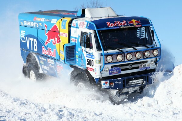 KAMAZ z wyścigu Dakar w śniegu