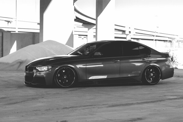 Bmw 335i en noir et blanc photo