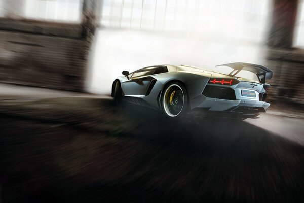 Lamborghini aventador drift departure from the premises