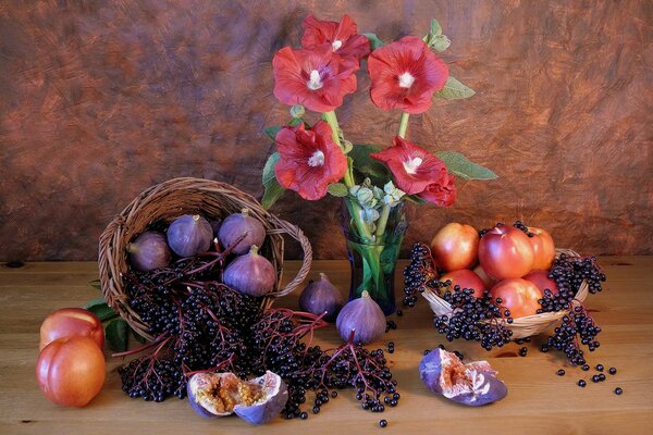 Nectarines and figs in korschiny