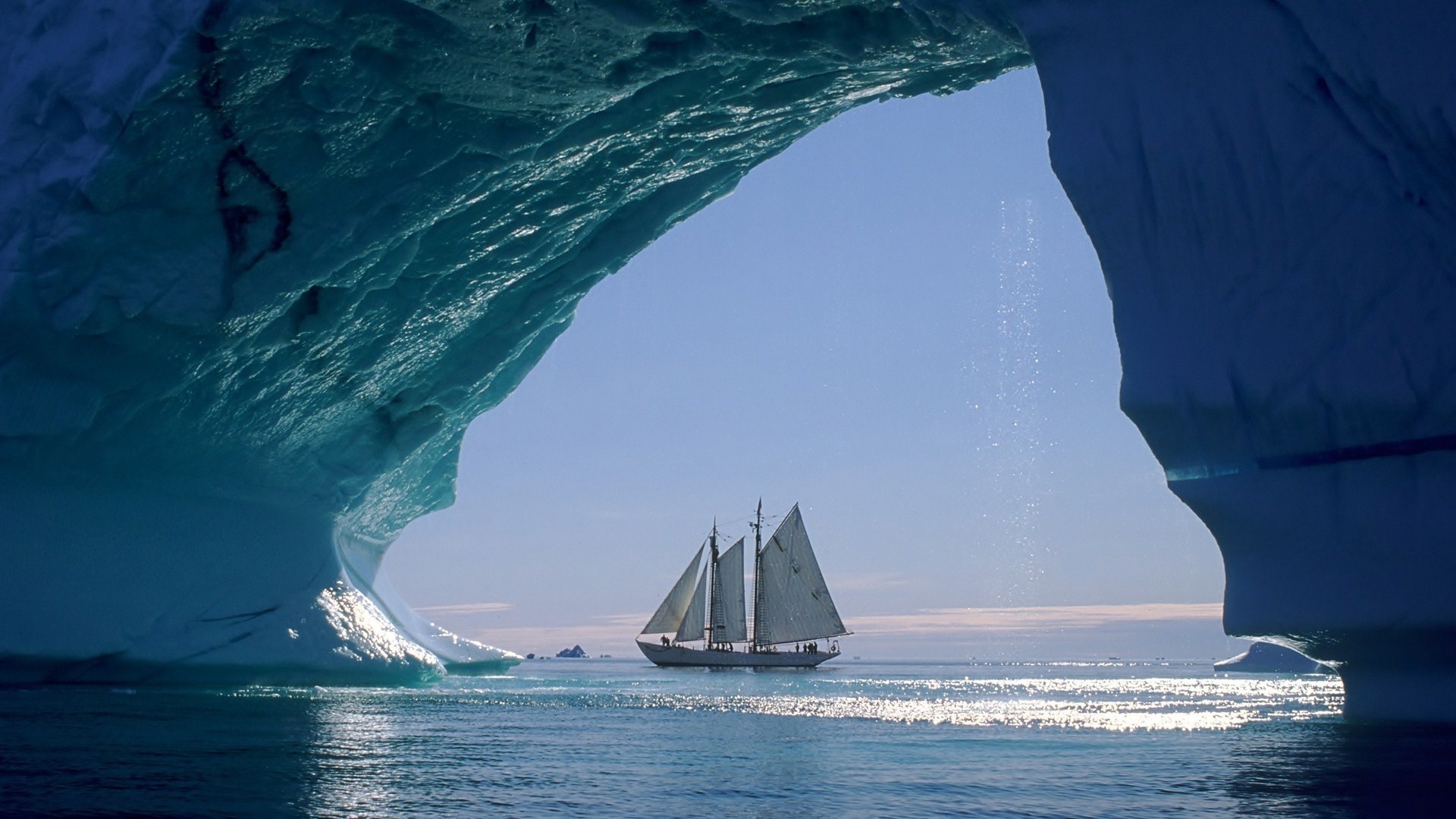 velero mar océano témpano de hielo