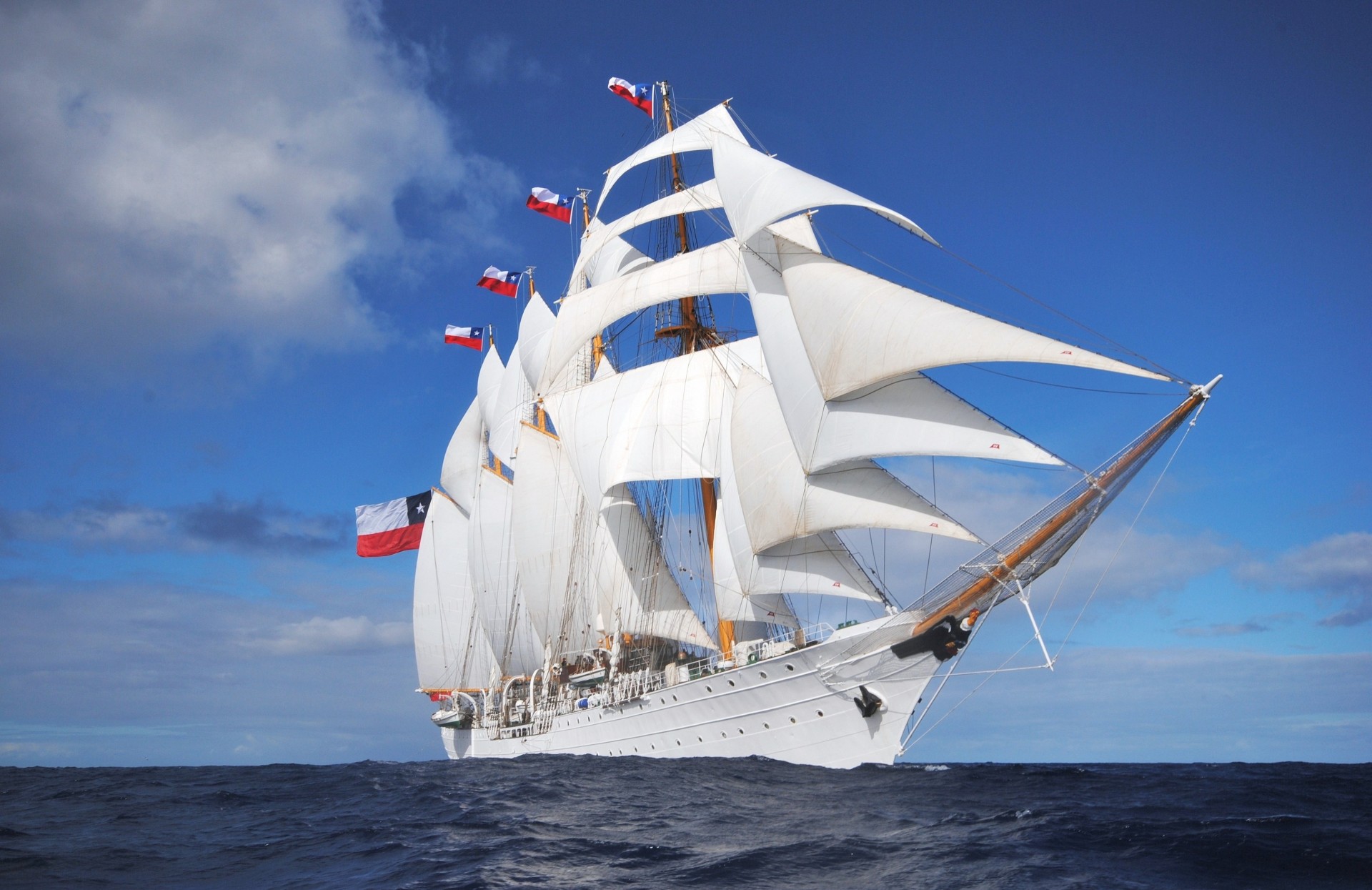 onda mare barquentina esmeralda