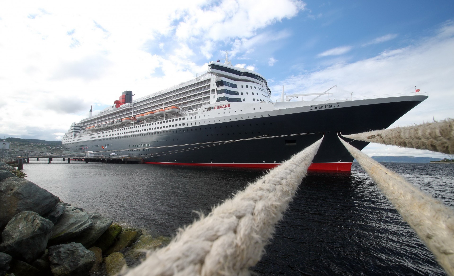 schiff liner queen mary 2 seile