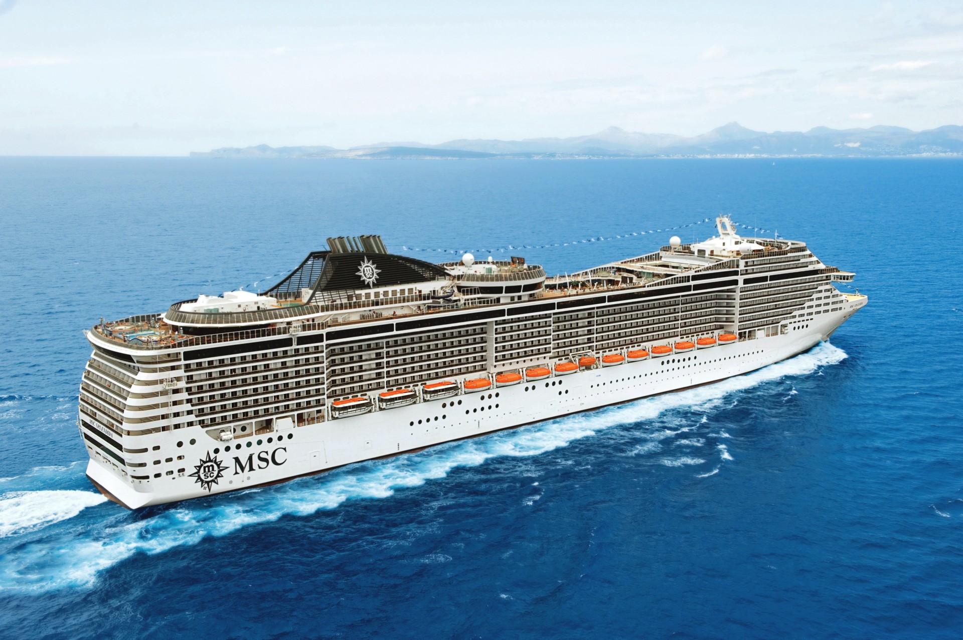 schiff msc splendida unterwegs liner meer