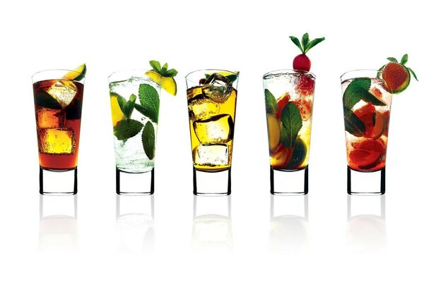 Belle décoration de cocktails pour l été