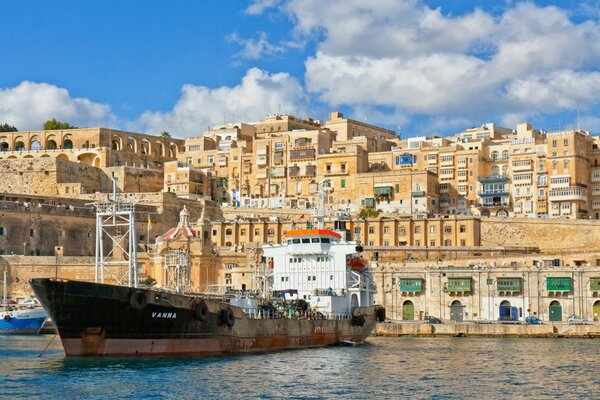 Bella Valletta tra le nuvole di Malta!