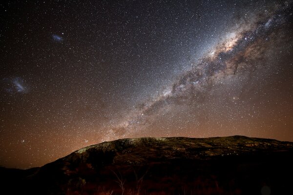 Ciel nocturne des étoiles de la voie lactée