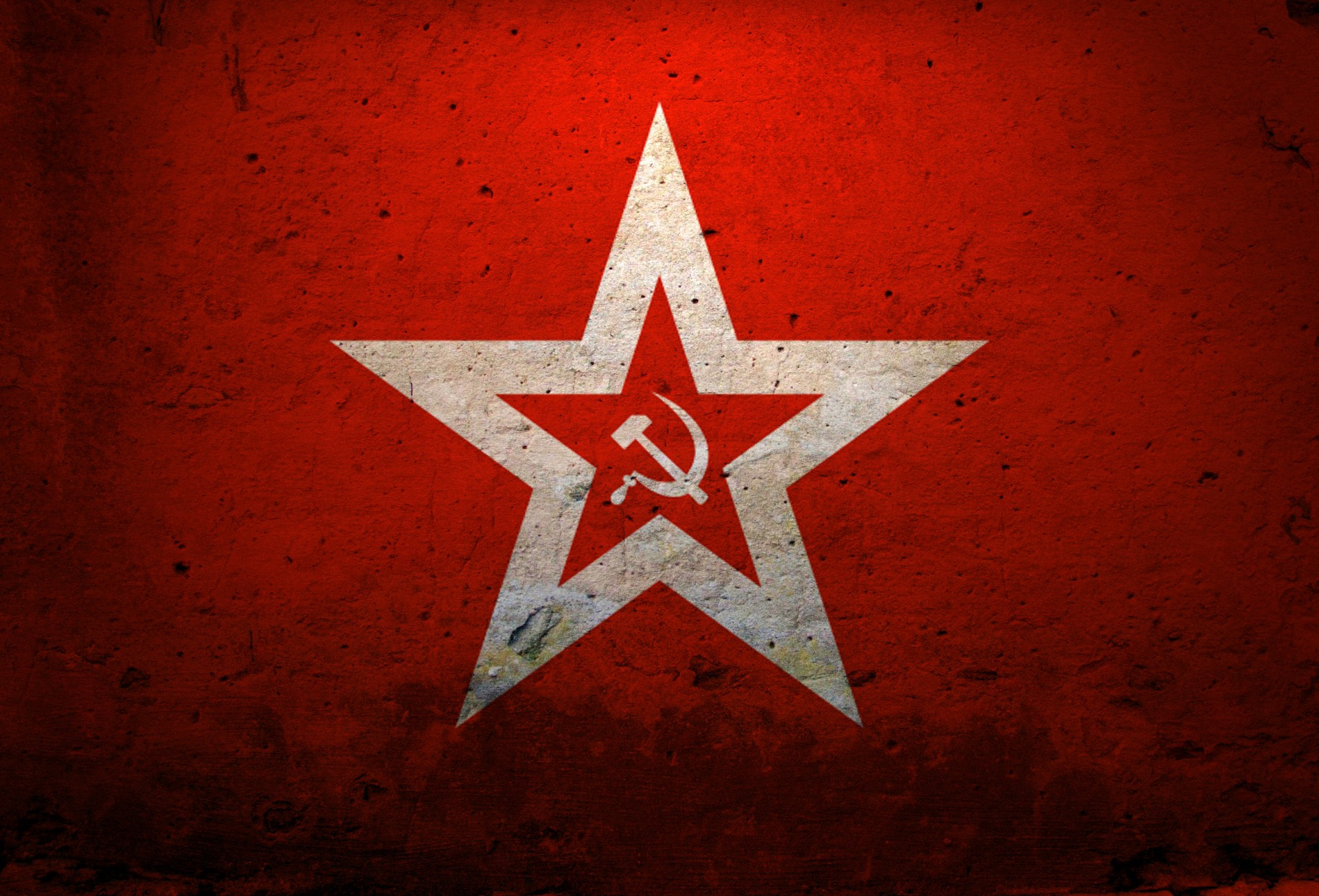 tar the hammer and sickle red