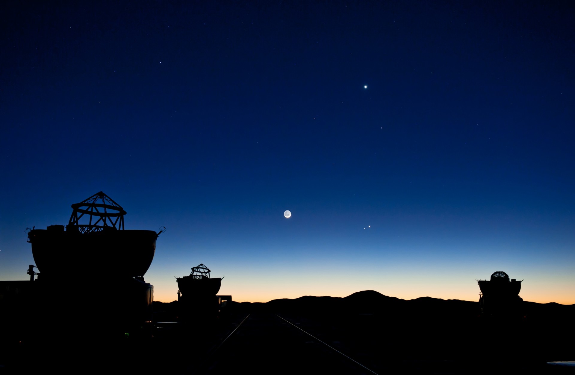 jupiter telescopes mars moon