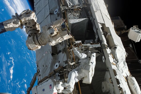 Astronautas en una galaxia sin límites