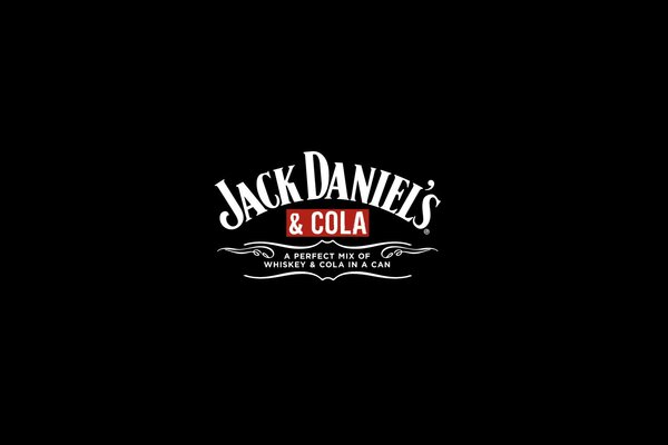 Whisky Jack Daniels y cola con contenido de Coca este es un nido de felicidad en Tennessee