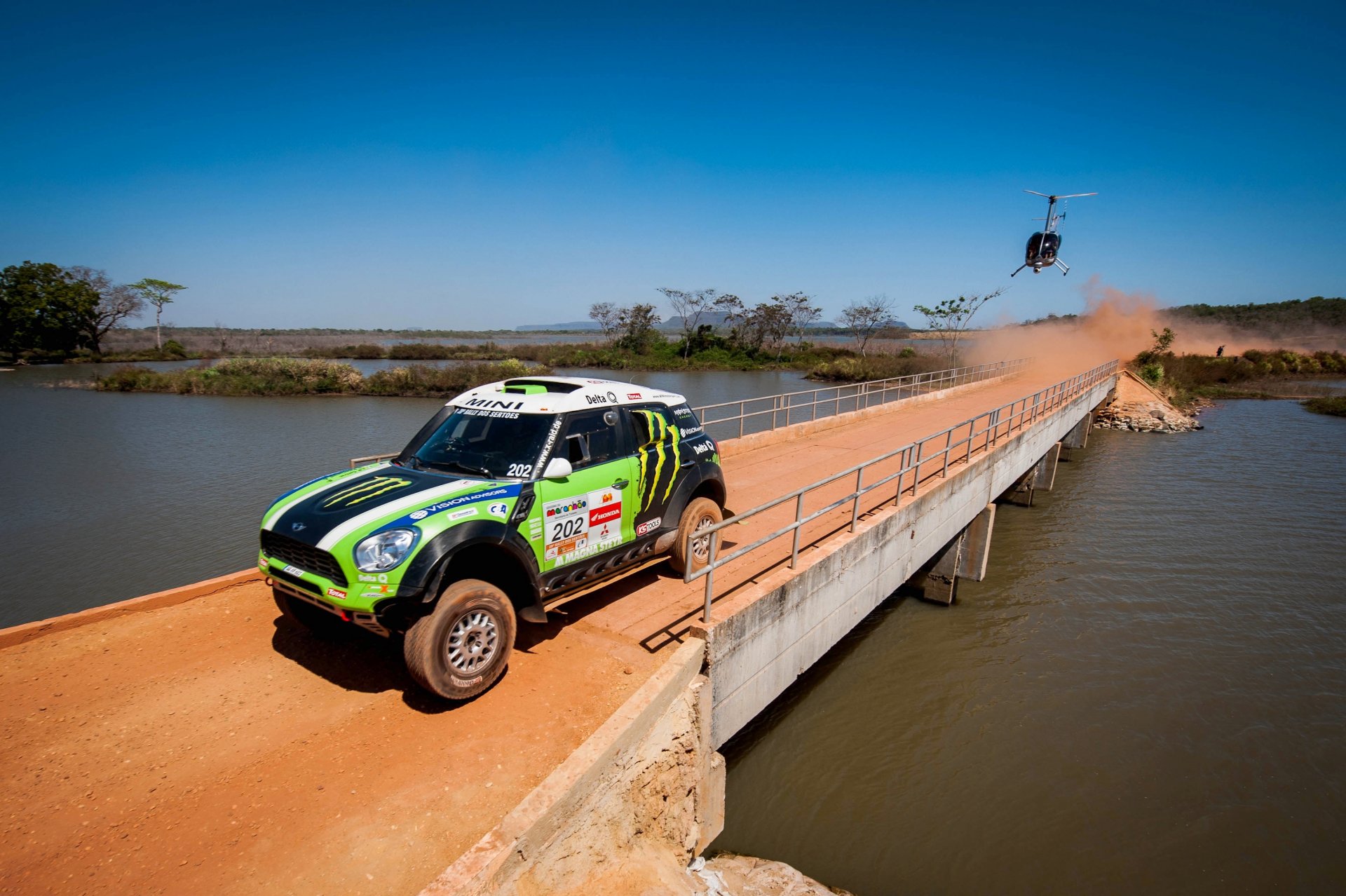 mini cooper mini mini cooper dakar rallye x-raid vert pont hélicoptère course