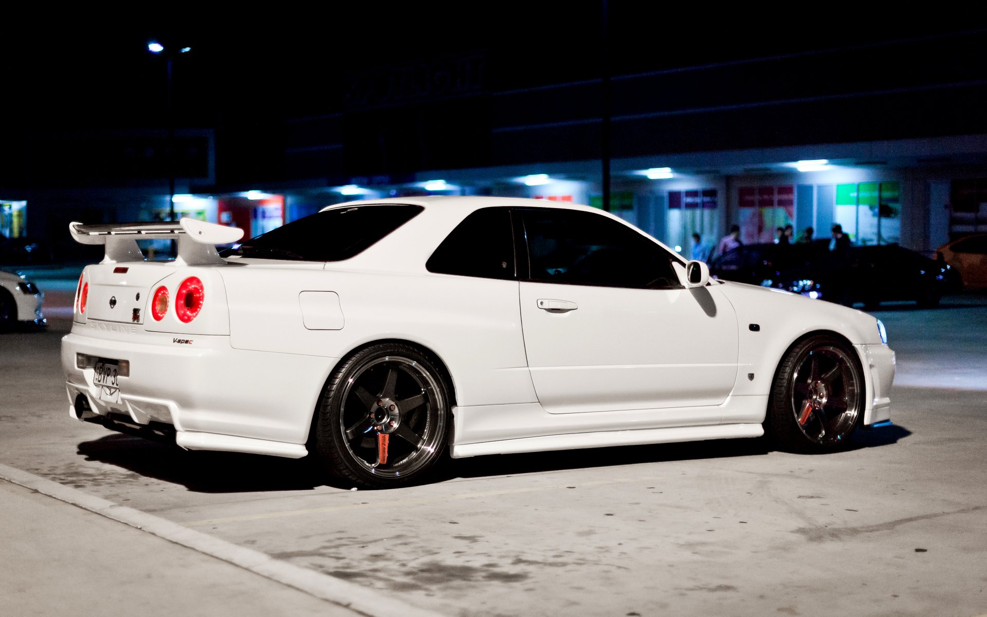 nissan skyline gt-r r34 nissan messa a punto notte skyline