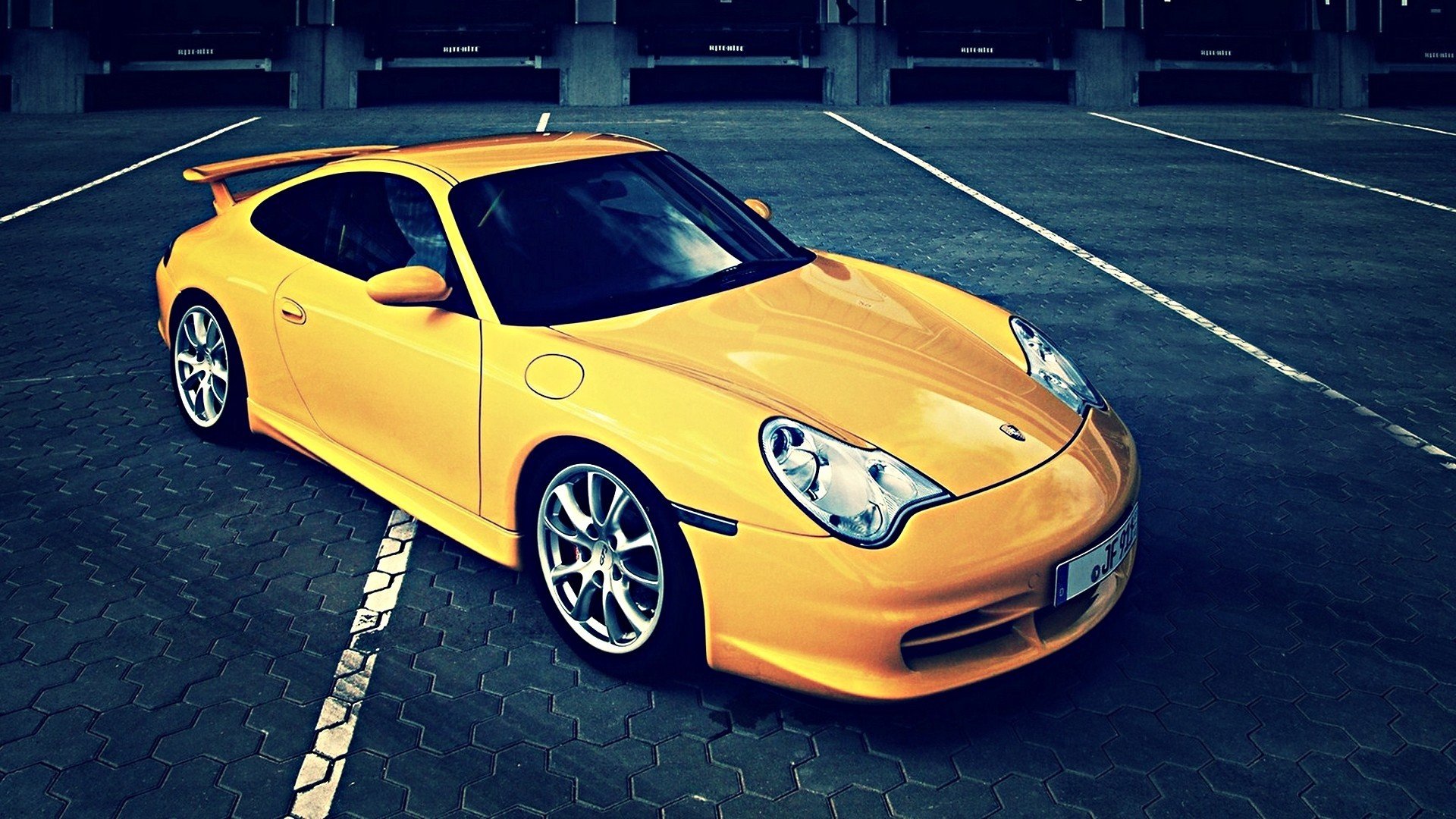 porsche 911 jaune