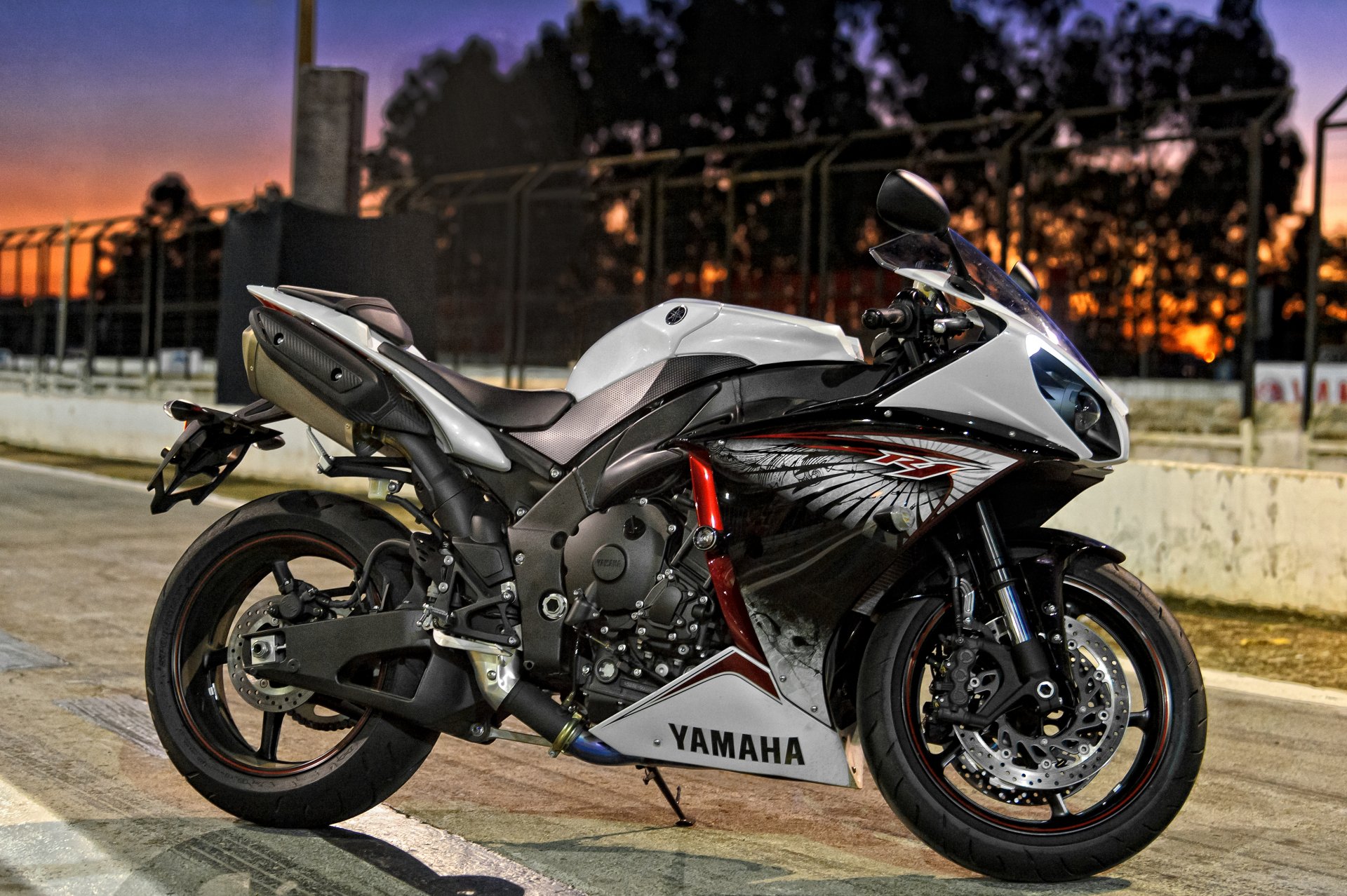 yamaha yzf r1