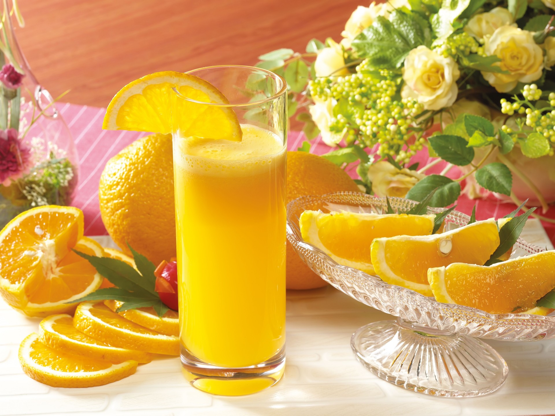 oranges jus fleurs verre