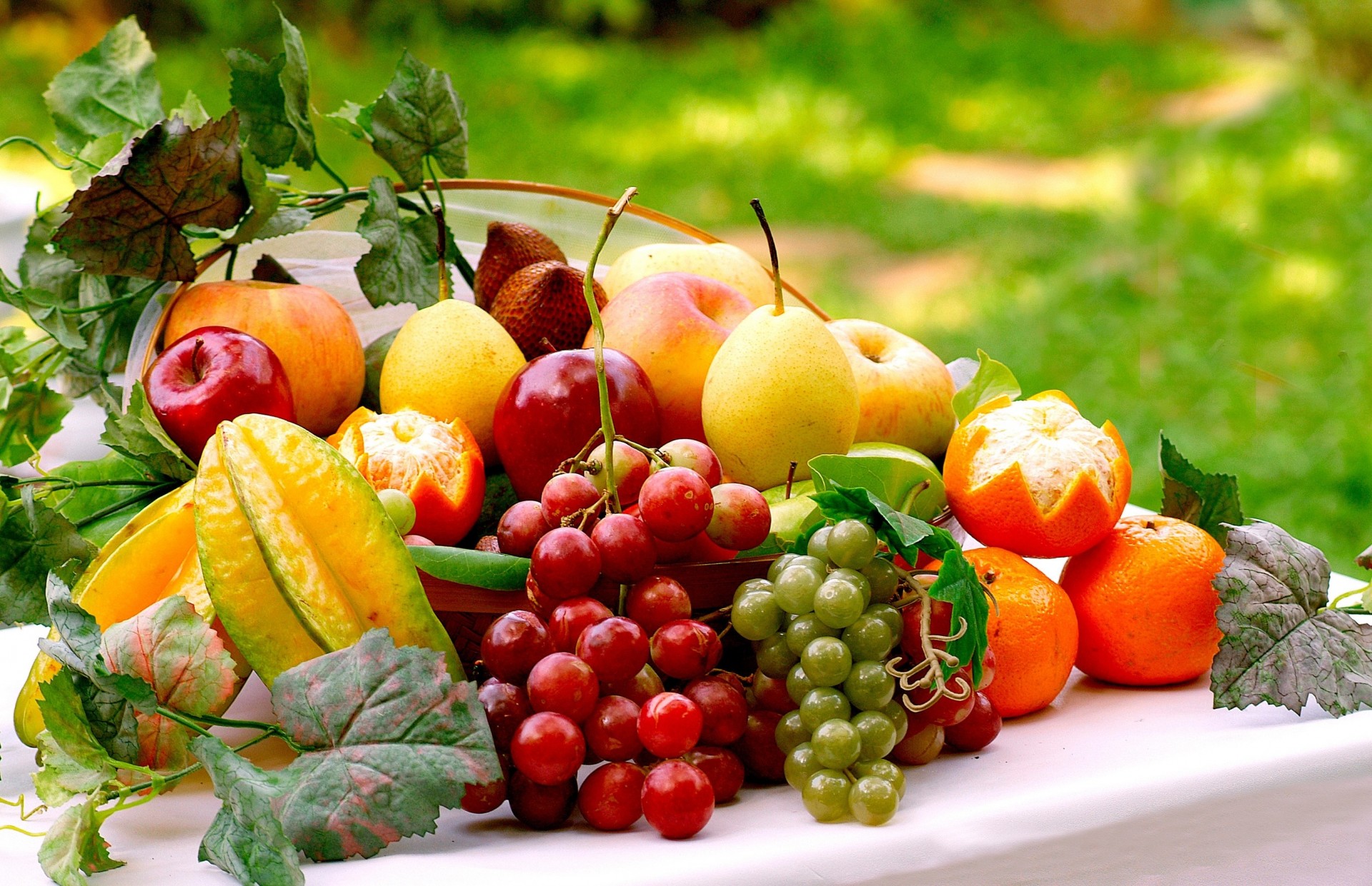 raisins fruits poires pommes