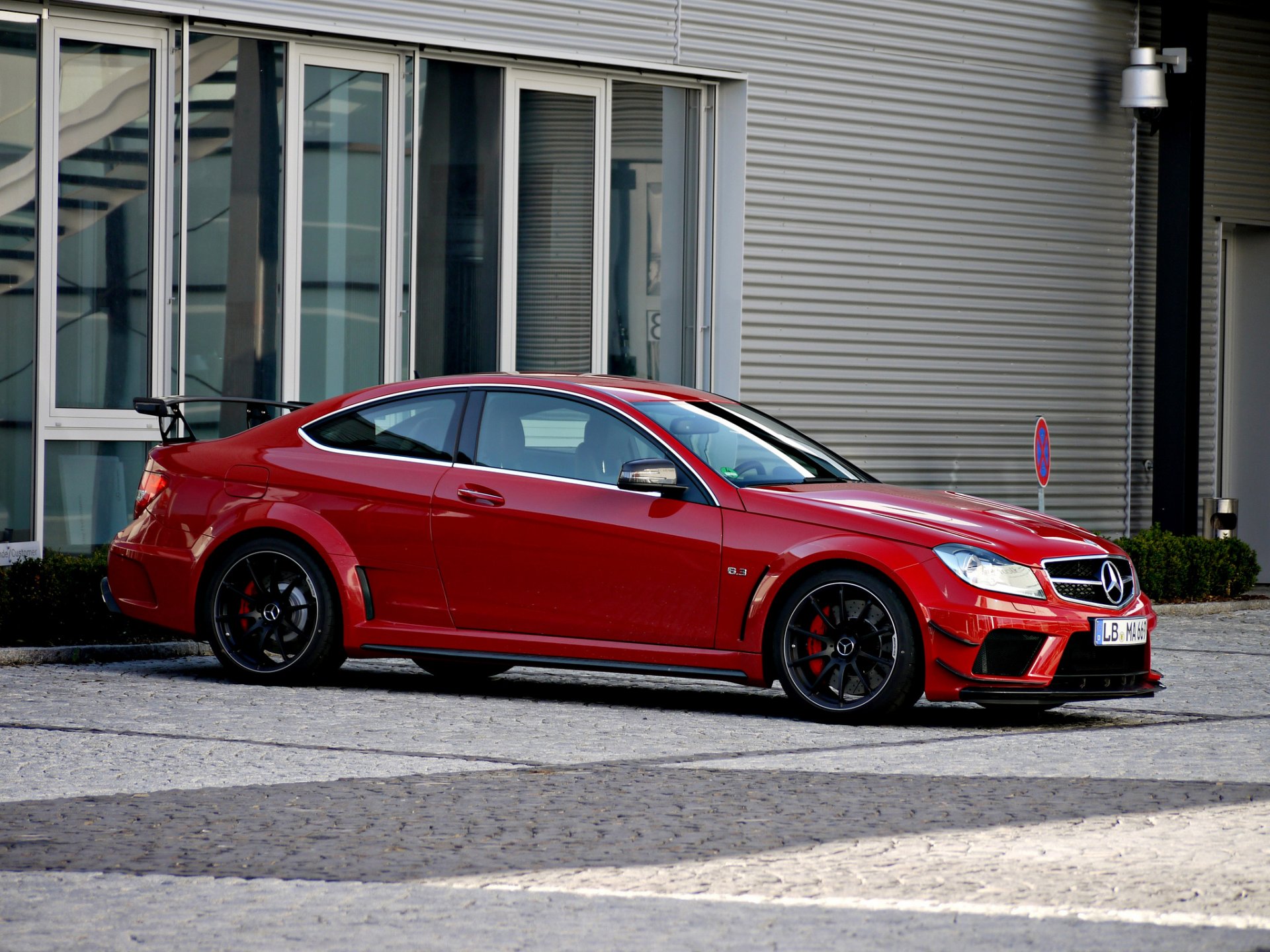 mercedes c63 amg coupé black series rosso mercedes rosso