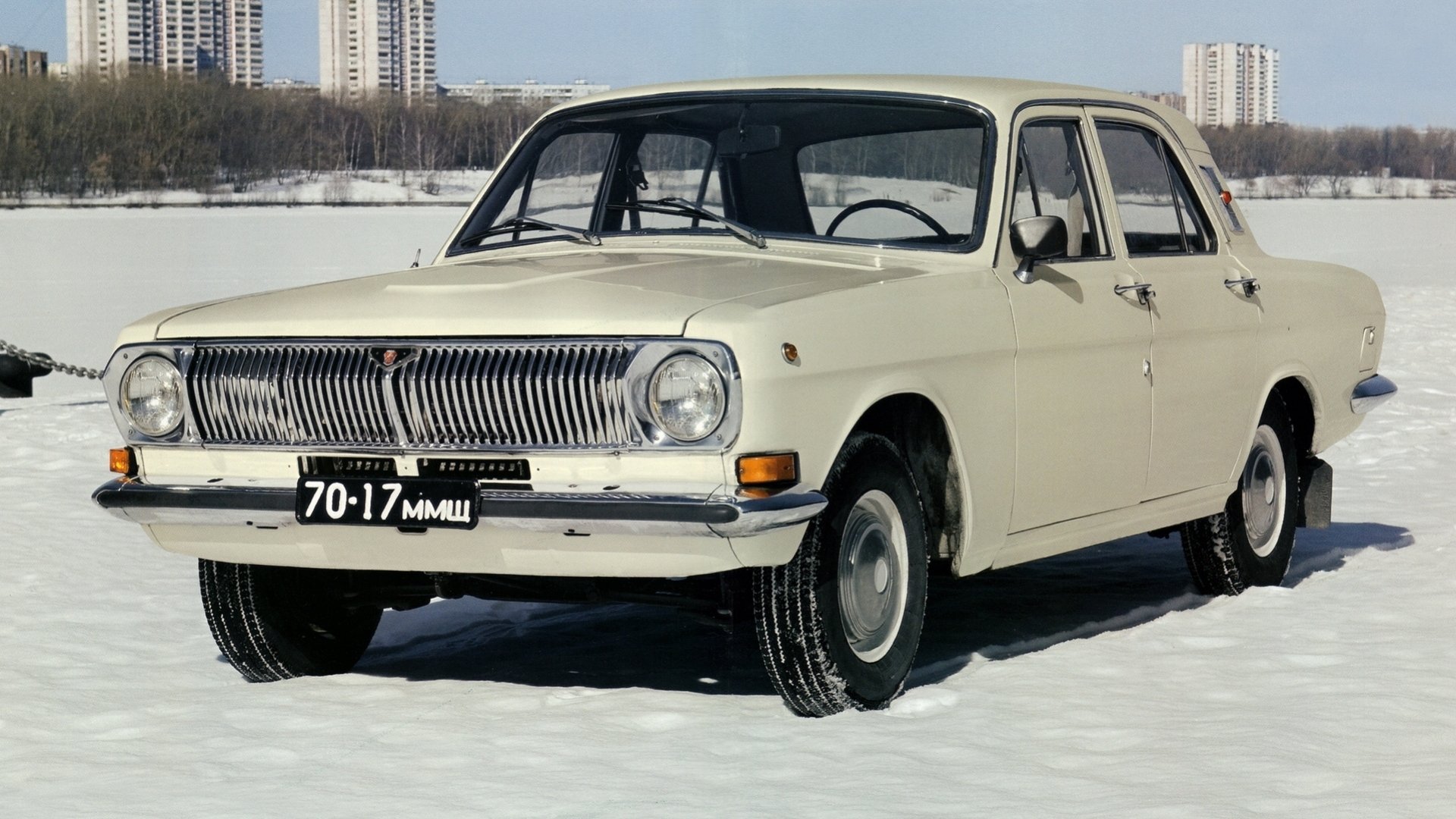 wołga gaz-24 biała śnieg zsrr