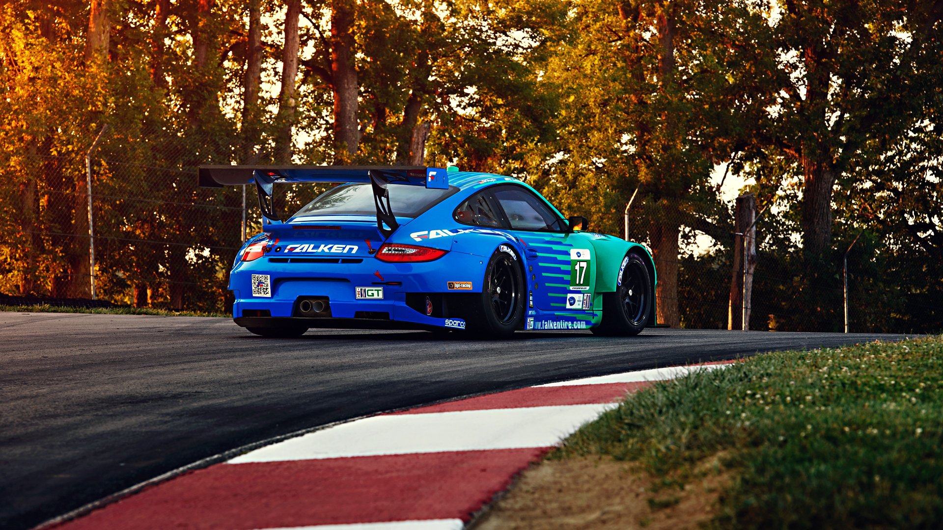 porsche 911 gt3 rsr sportwagen falken wettbewerb widebody track spoiler bäume